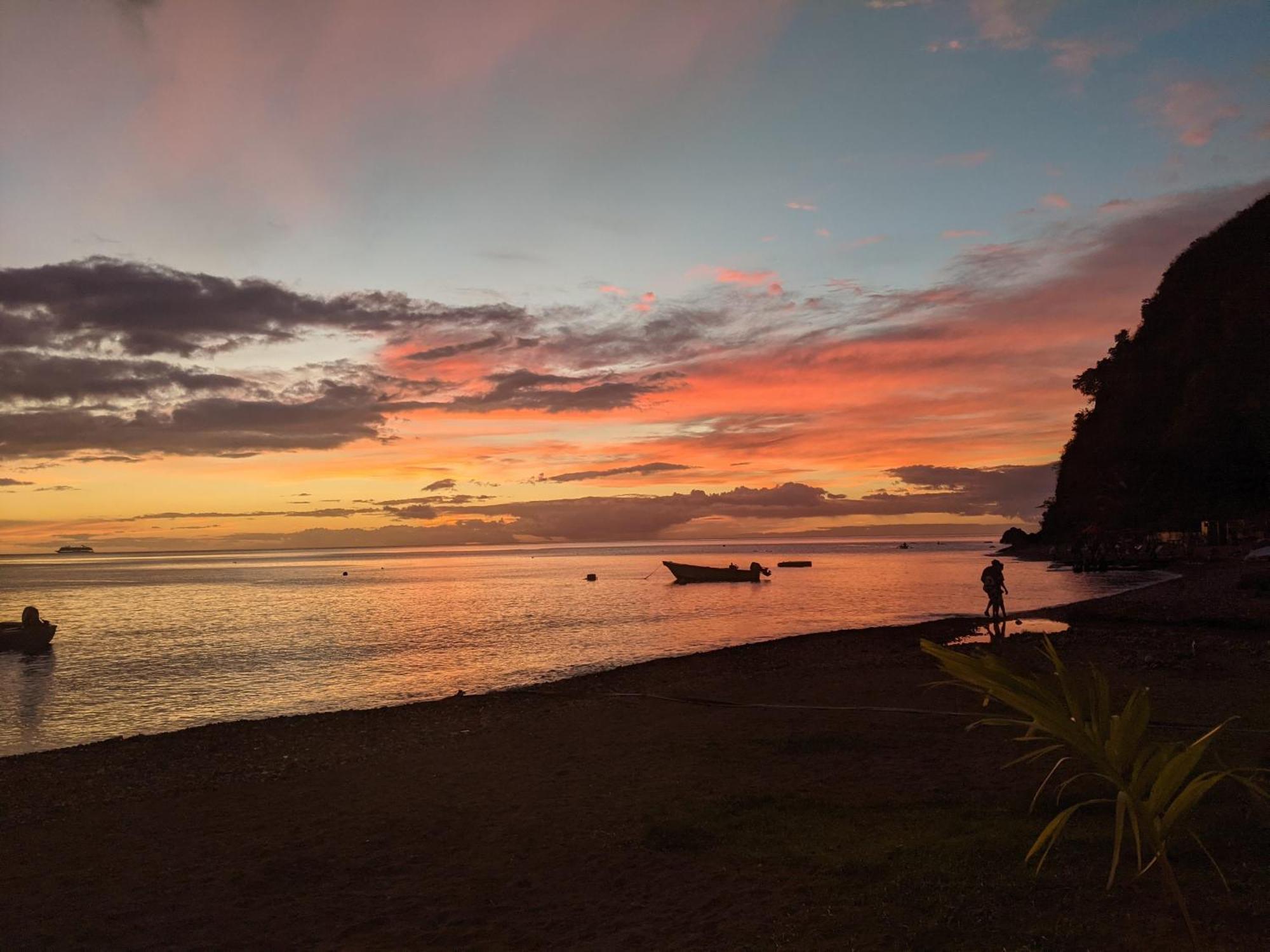 Rainbow Heights Apartment, Soufriere Kültér fotó