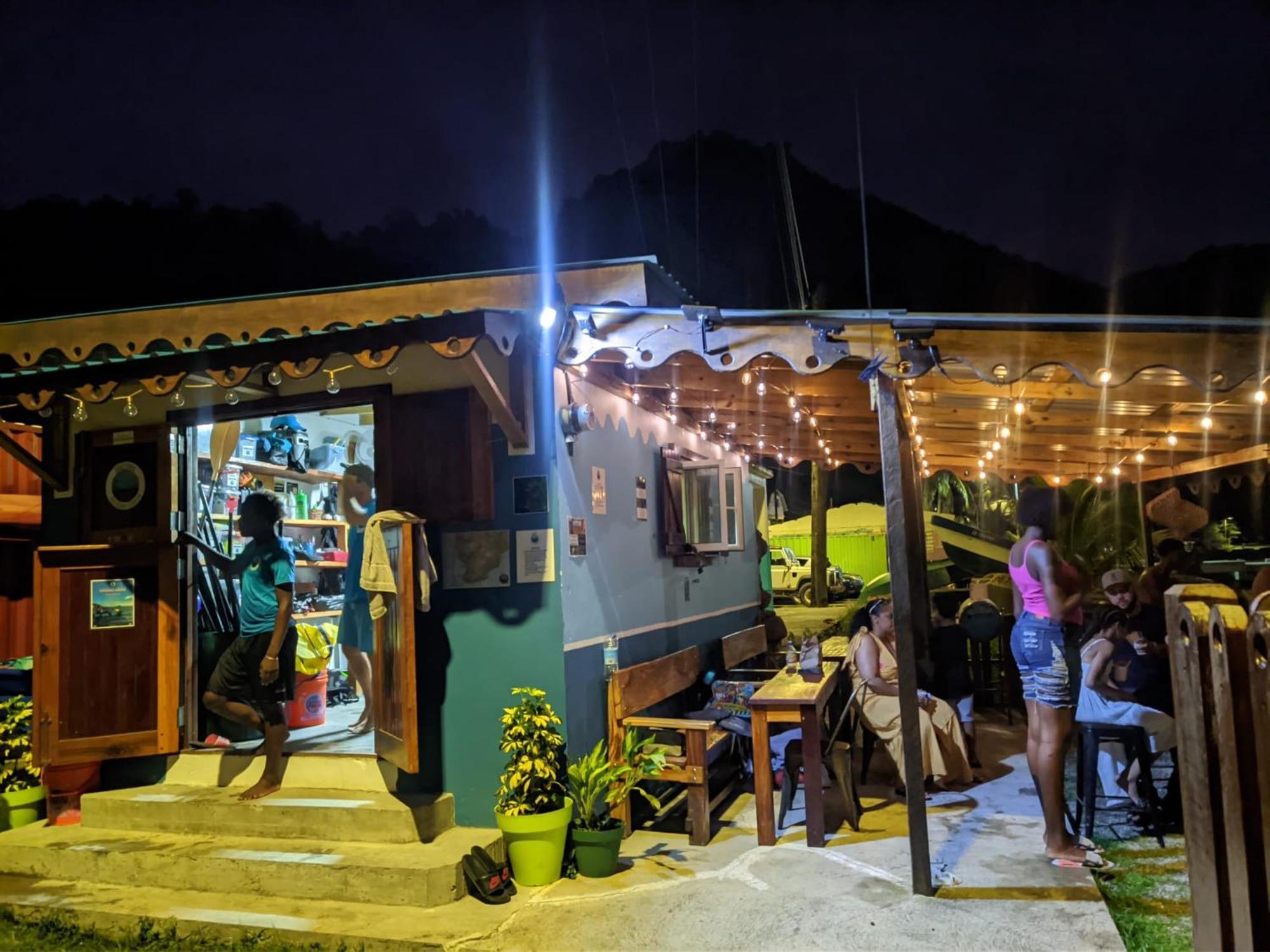 Rainbow Heights Apartment, Soufriere Kültér fotó